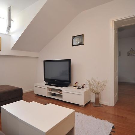 Main Street Apartment SJJ Buitenkant foto