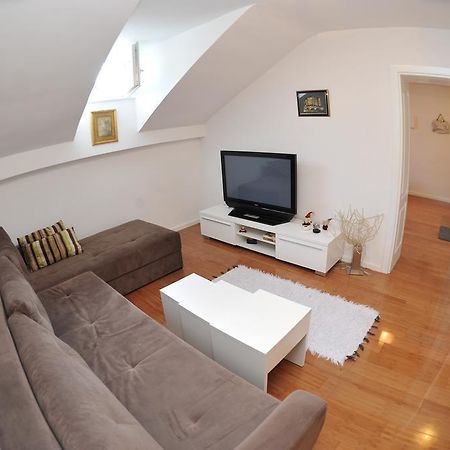 Main Street Apartment SJJ Buitenkant foto
