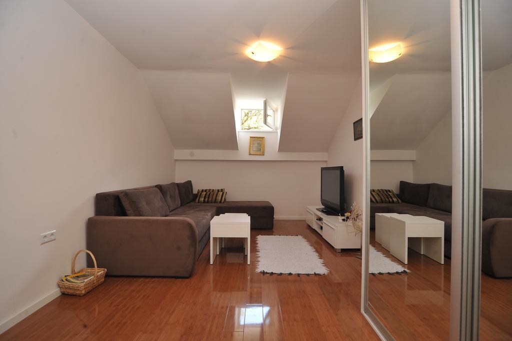 Main Street Apartment SJJ Buitenkant foto