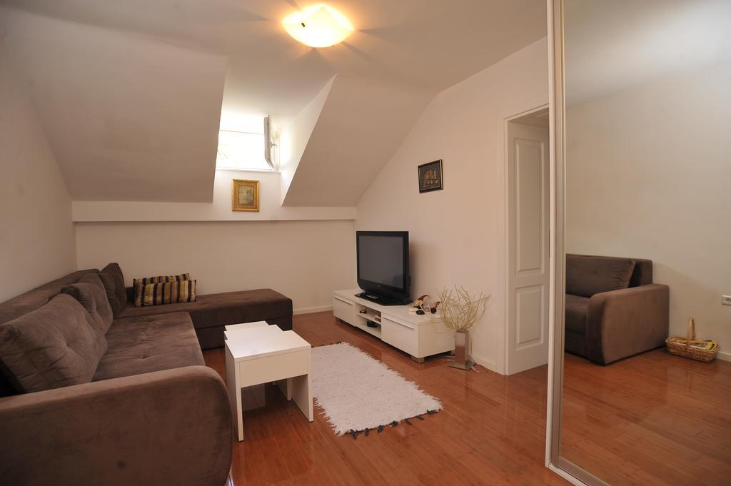 Main Street Apartment SJJ Buitenkant foto