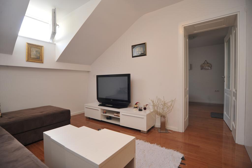 Main Street Apartment SJJ Buitenkant foto