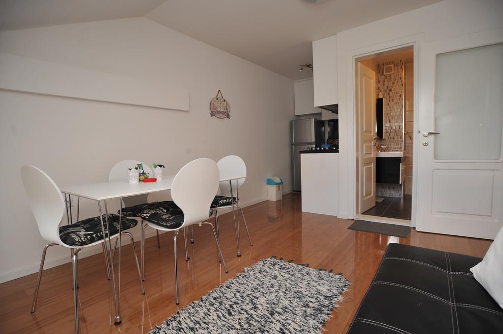 Main Street Apartment SJJ Buitenkant foto