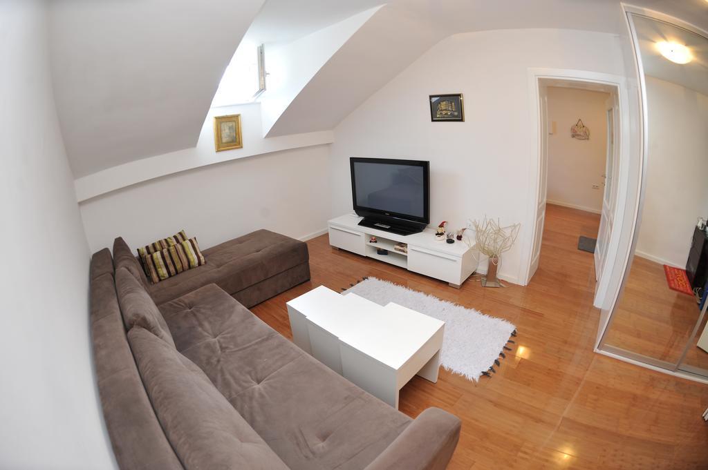 Main Street Apartment SJJ Buitenkant foto